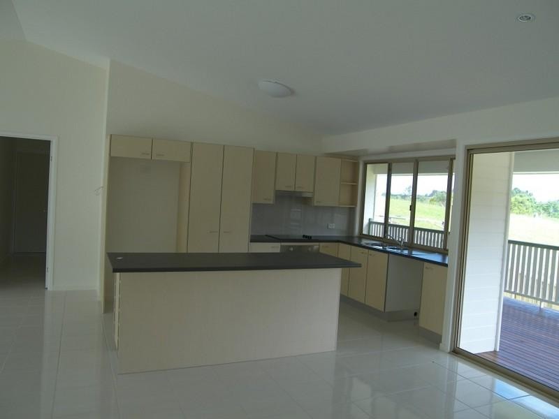 15 Wongabel Street, Maleny QLD 4552