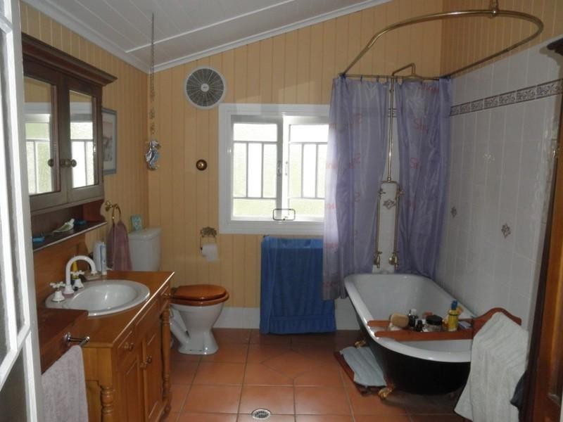 20 Hamilton Close, Mooloolah Valley QLD 4553