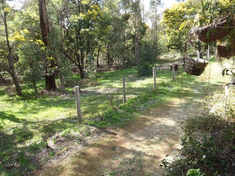 5 Cousens Road, Jarrahdale WA 6124