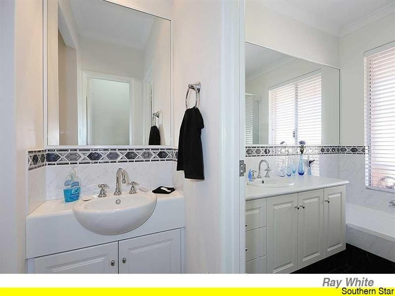 3142 Albany Highway, Mount Nasura WA 6112