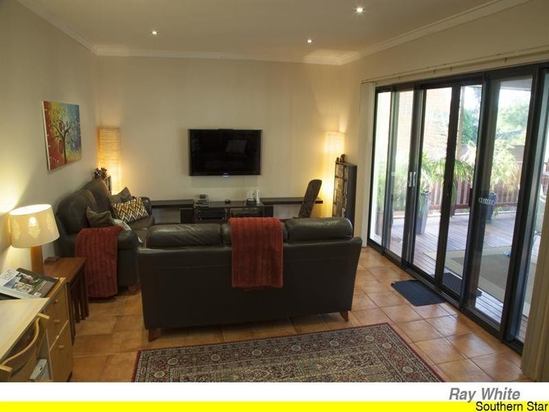 24 Peter Street, Kelmscott WA 6111