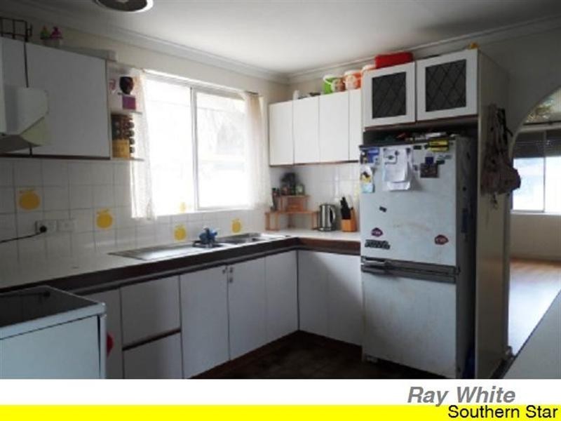 8 Pigott Street, Armadale WA 6112