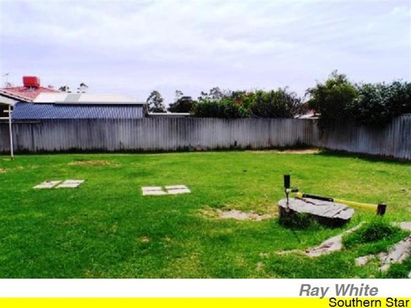 8 Pigott Street, Armadale WA 6112