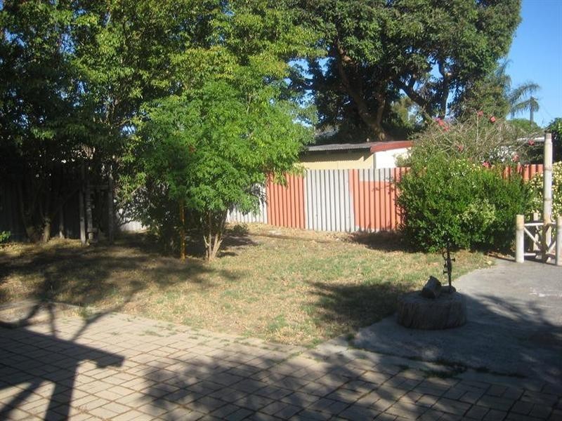 30 Third Avenue, Kelmscott WA 6111