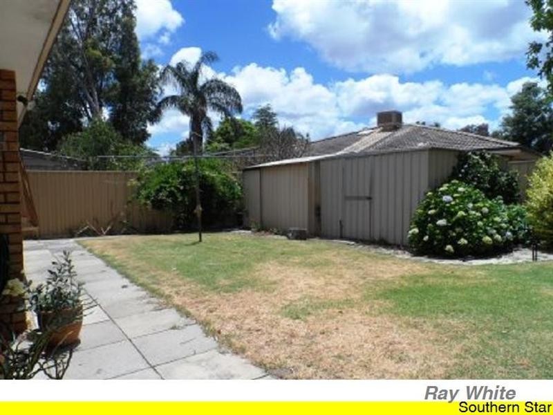 18 Braemore Street, Seville Grove WA 6112