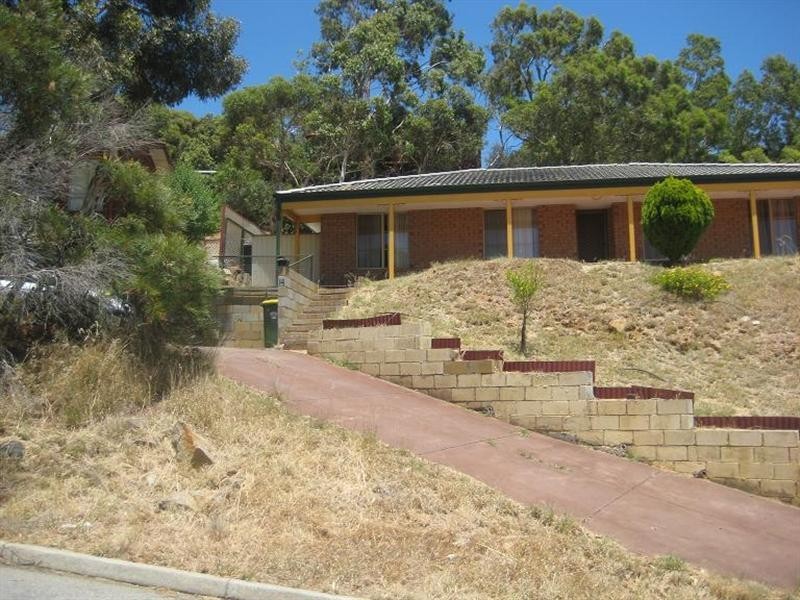 14 Amethyst Crescent, Mount Richon WA 6112
