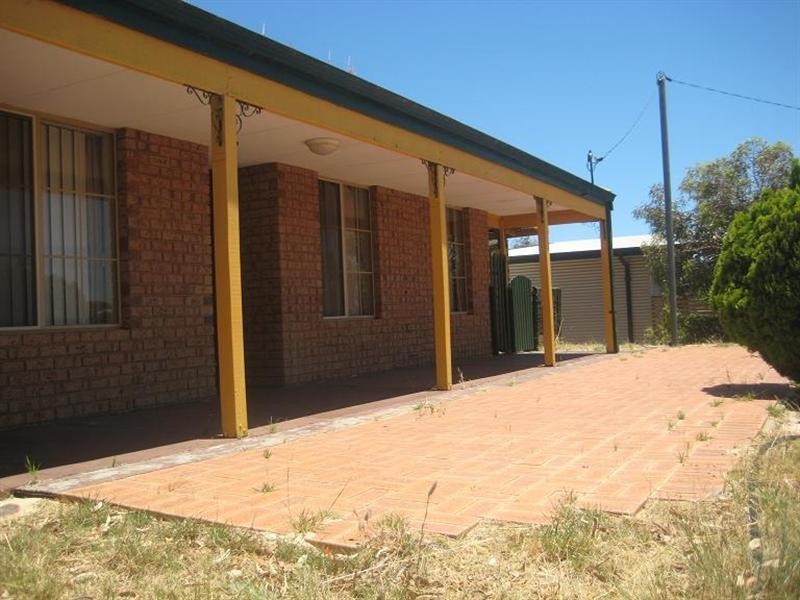 14 Amethyst Crescent, Mount Richon WA 6112