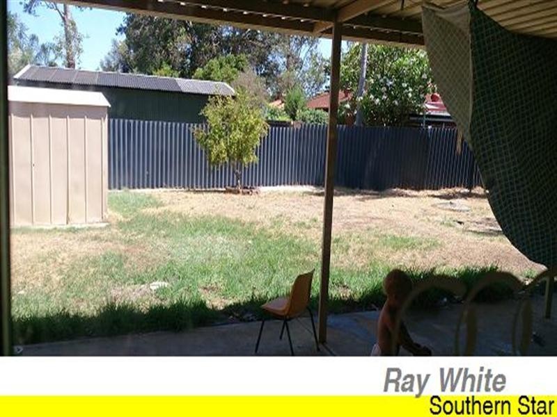 18 Faraday Street, Camillo WA 6111