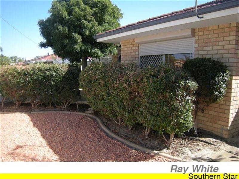 5 Jooleen Way, Thornlie WA 6108