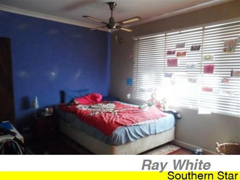 16 Grasmere Place, Kelmscott WA 6111