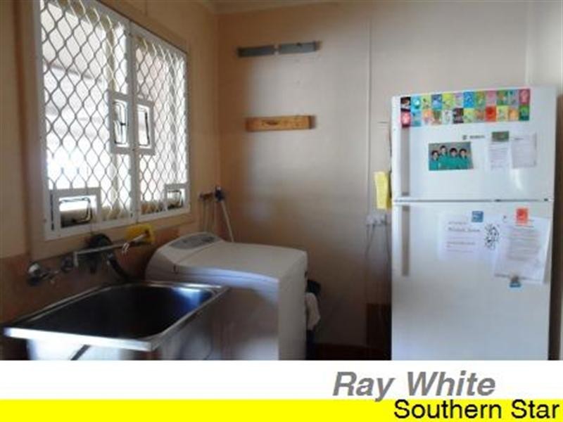 16 Grasmere Place, Kelmscott WA 6111