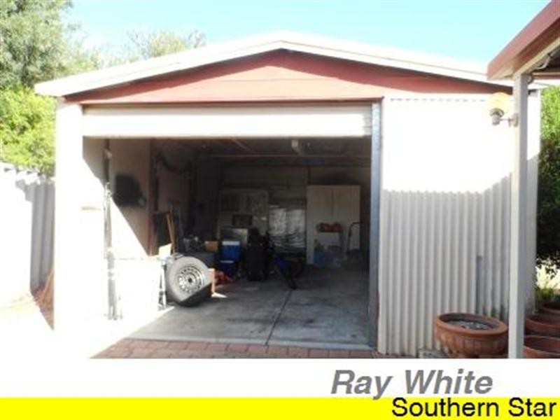 16 Grasmere Place, Kelmscott WA 6111
