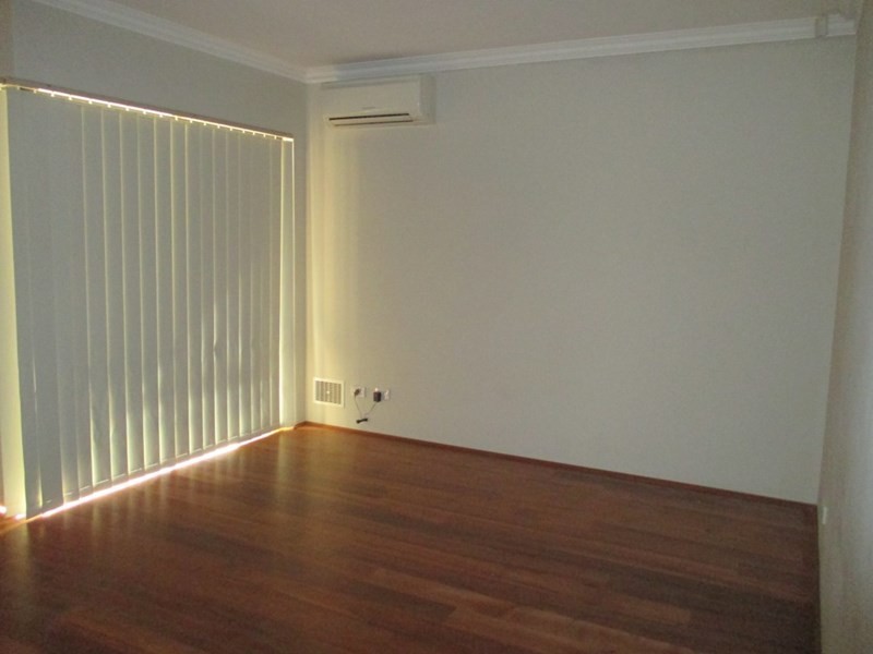 4/52 Fifth Road, Armadale WA 6112