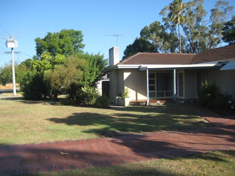 26 Selby Street, Thornlie WA 6108