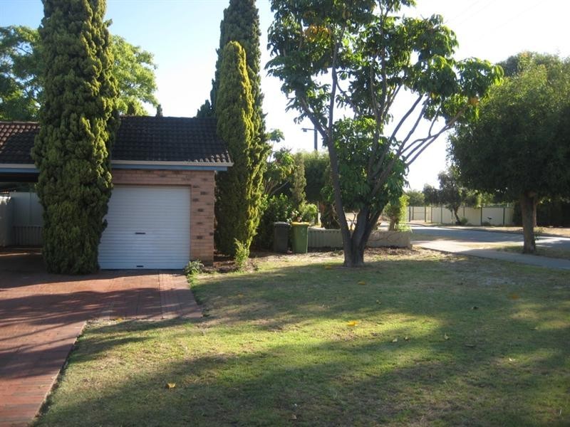 26 Selby Street, Thornlie WA 6108