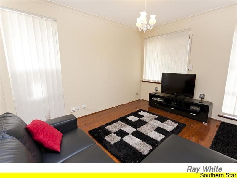 30 Hemingway Drive, Camillo WA 6111