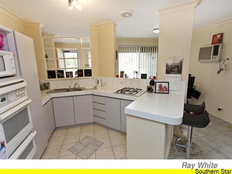 30 Hemingway Drive, Camillo WA 6111