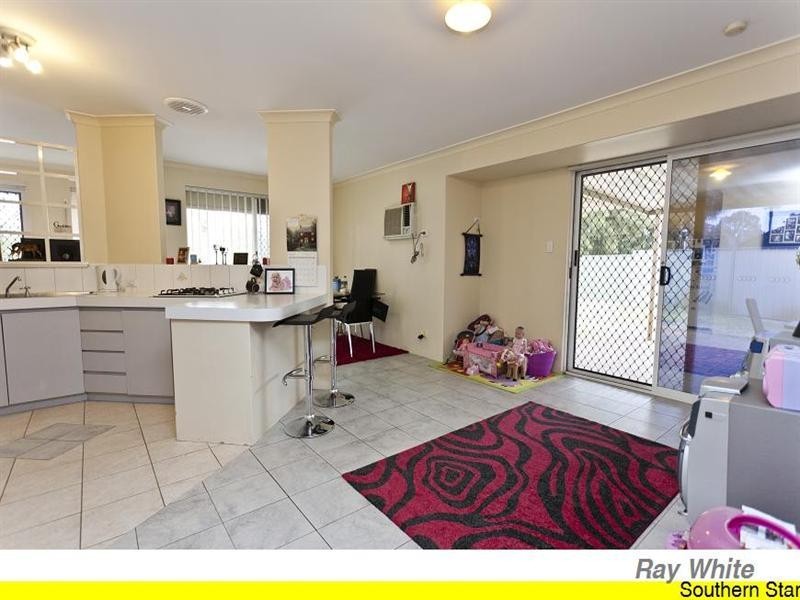 30 Hemingway Drive, Camillo WA 6111