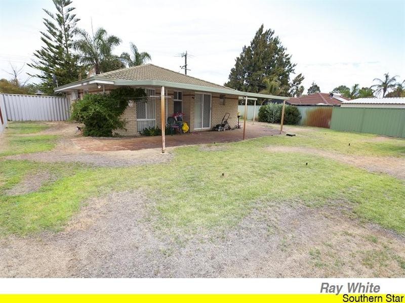 30 Hemingway Drive, Camillo WA 6111