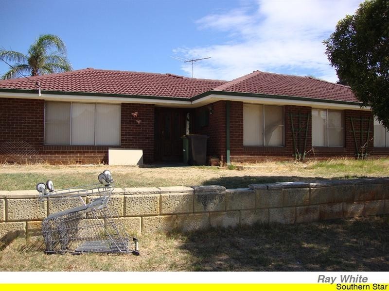 5 Slee Avenue, Kelmscott WA 6111