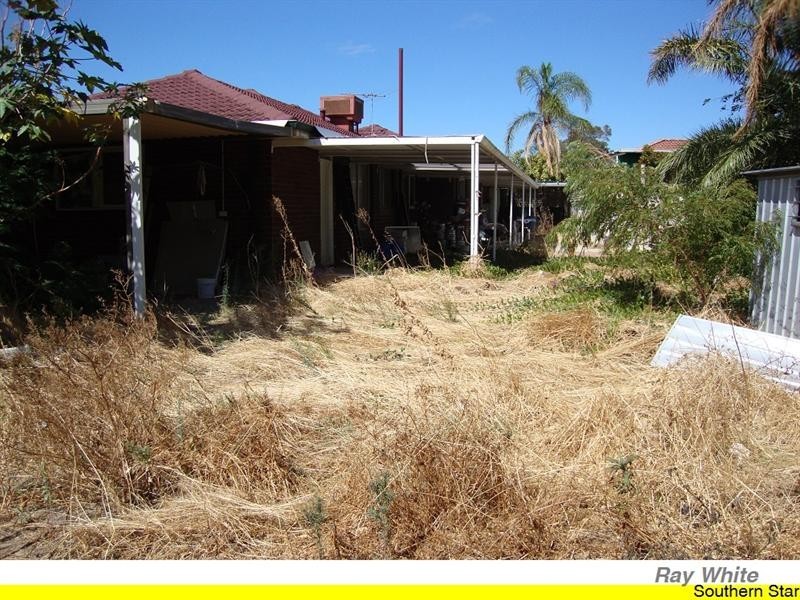 5 Slee Avenue, Kelmscott WA 6111