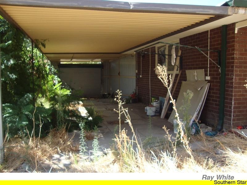 5 Slee Avenue, Kelmscott WA 6111