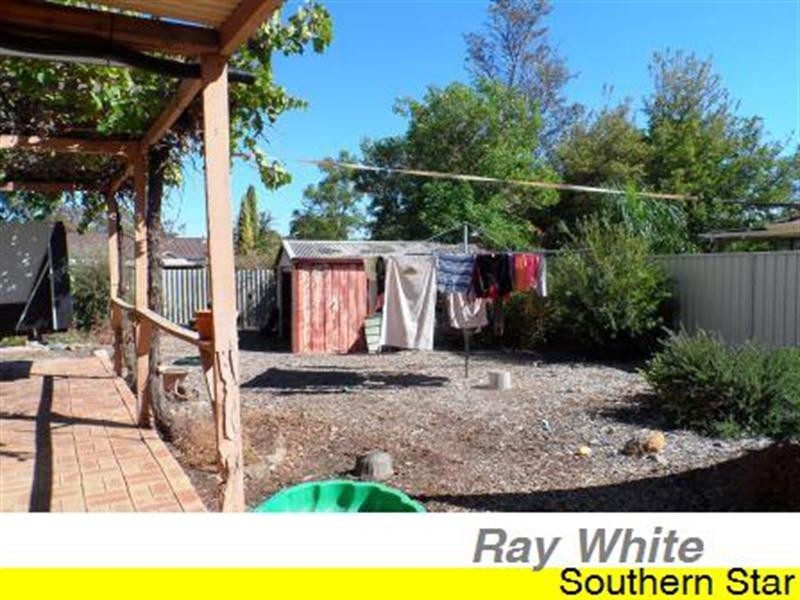 4 Smith Close, Armadale WA 6112