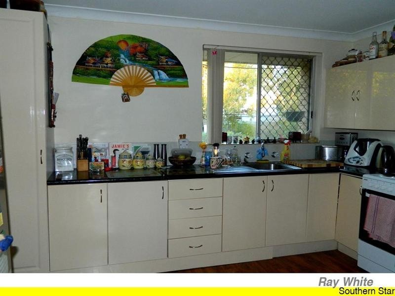 6 Silver Mallee Close, Camillo WA 6111