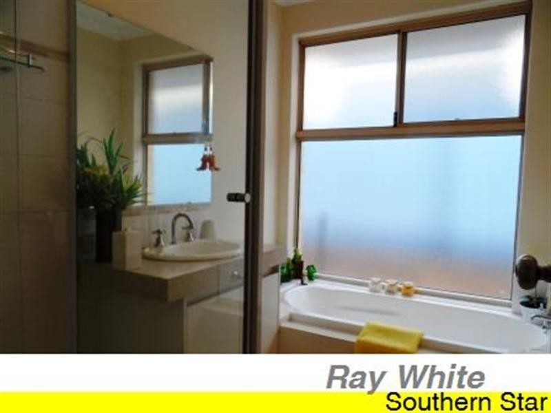 33 Plaistowe Boulevard, Byford WA 6122