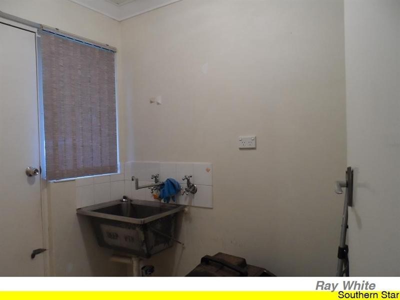 9 Hakea Road, Camillo WA 6111