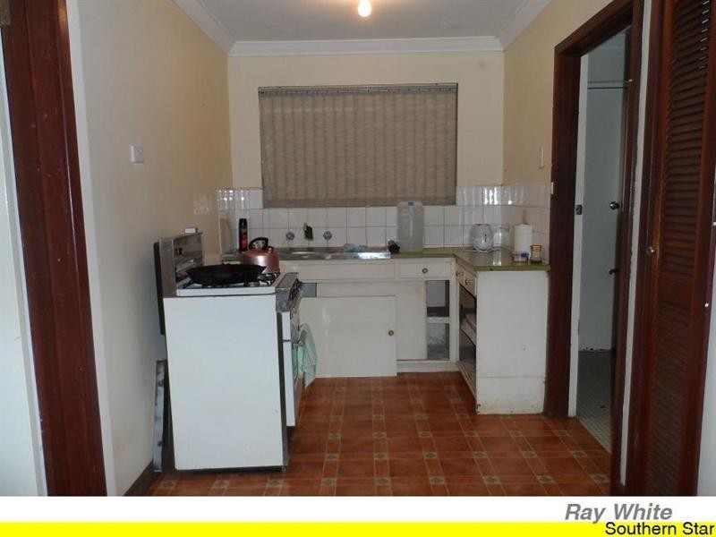 9 Hakea Road, Camillo WA 6111