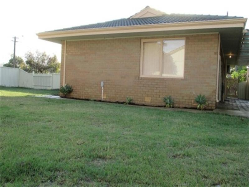 30 Lantana Way, Camillo WA 6111