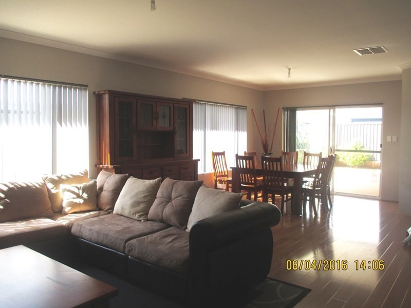9 Larimar Parade, Byford WA 6122