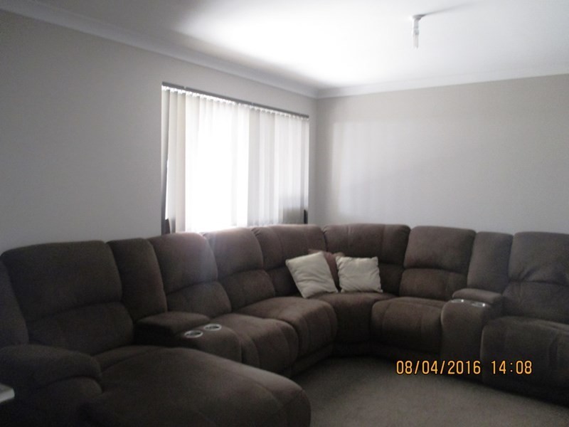 9 Larimar Parade, Byford WA 6122