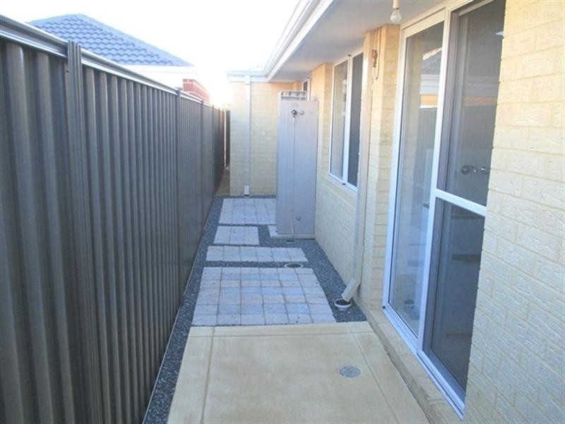 9 Larimar Parade, Byford WA 6122