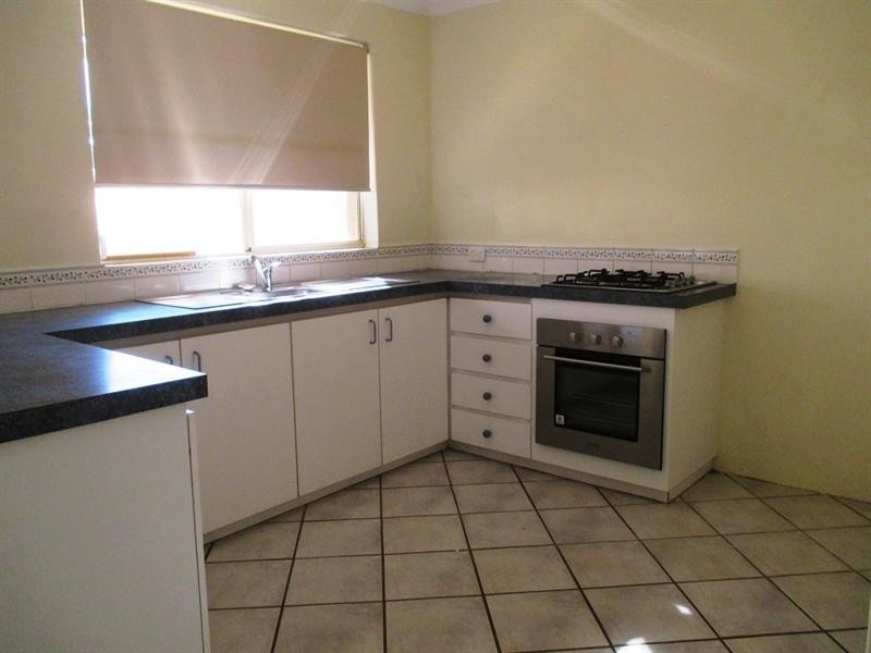 2 Reveley Close, Seville Grove WA 6112