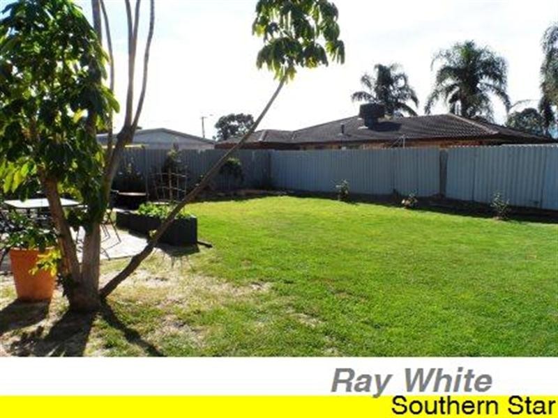 4 Hillman Court, Kelmscott WA 6111