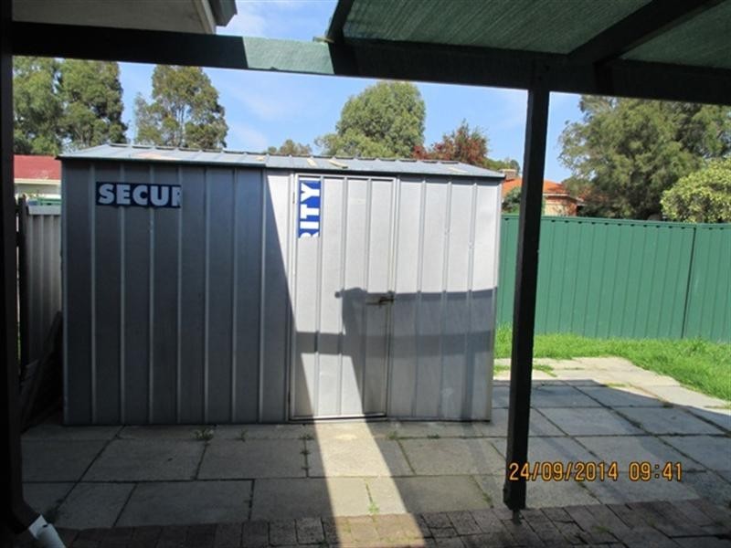 9 Excalibur Circle, Camillo WA 6111