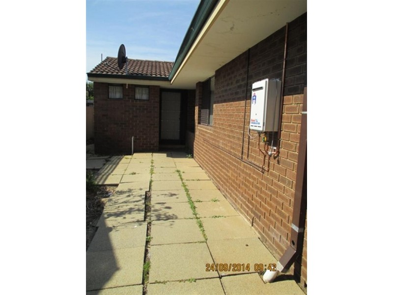 9 Excalibur Circle, Camillo WA 6111