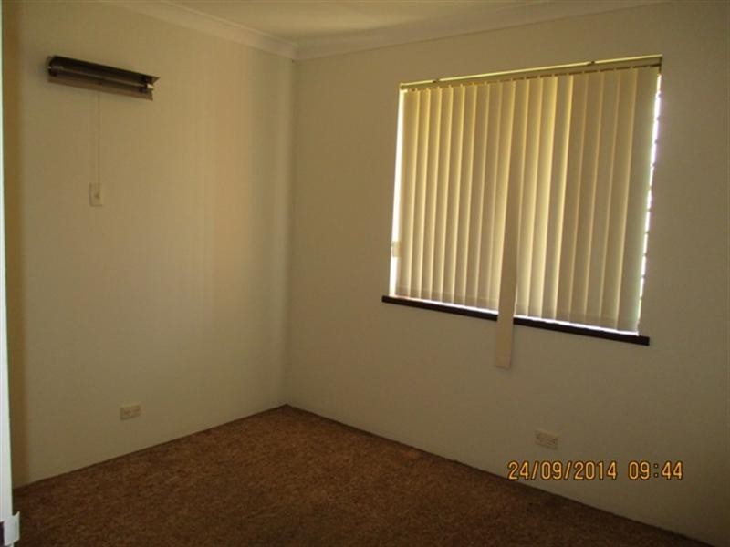 9 Excalibur Circle, Camillo WA 6111