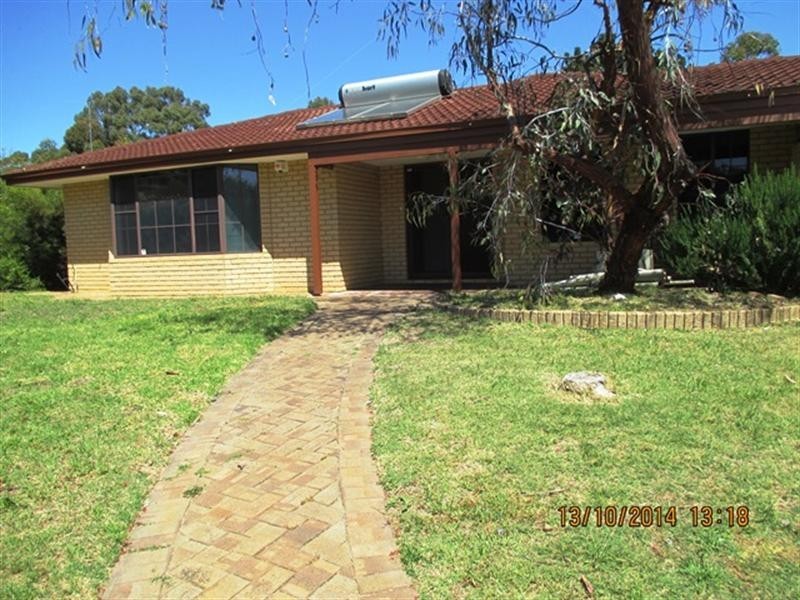 15 Fountains Court, Armadale WA 6112