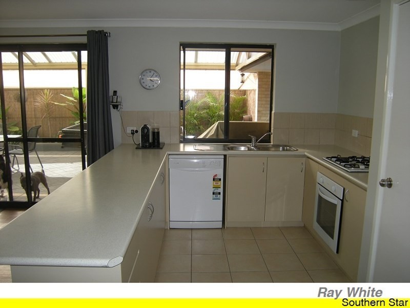 30 Fallon Place, Seville Grove WA 6112