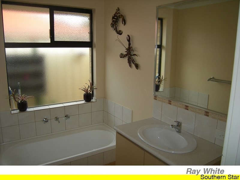 30 Fallon Place, Seville Grove WA 6112