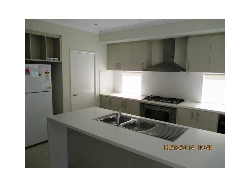 59 St Catherines Promenade, Champion Lakes WA 6111