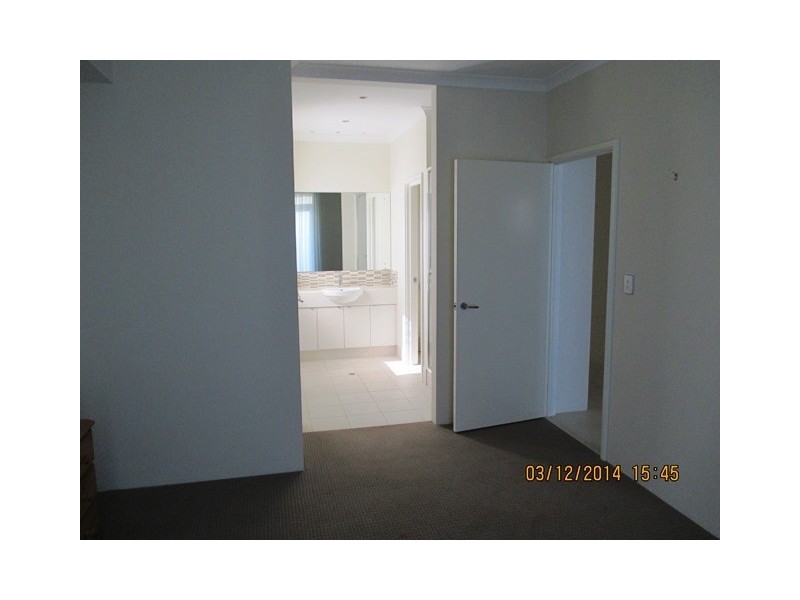 59 St Catherines Promenade, Champion Lakes WA 6111