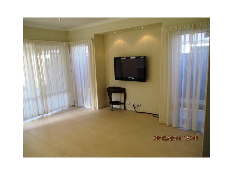 59 St Catherines Promenade, Champion Lakes WA 6111