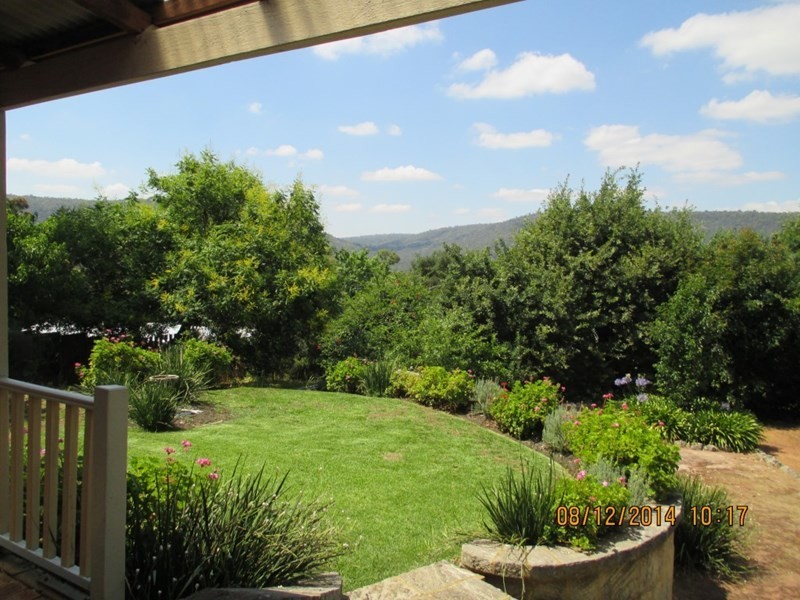 15 Peet Road, Roleystone WA 6111