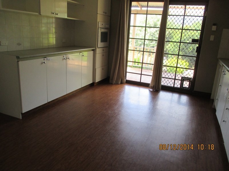 15 Peet Road, Roleystone WA 6111