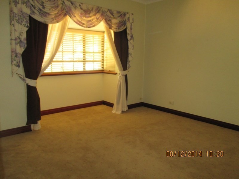 15 Peet Road, Roleystone WA 6111