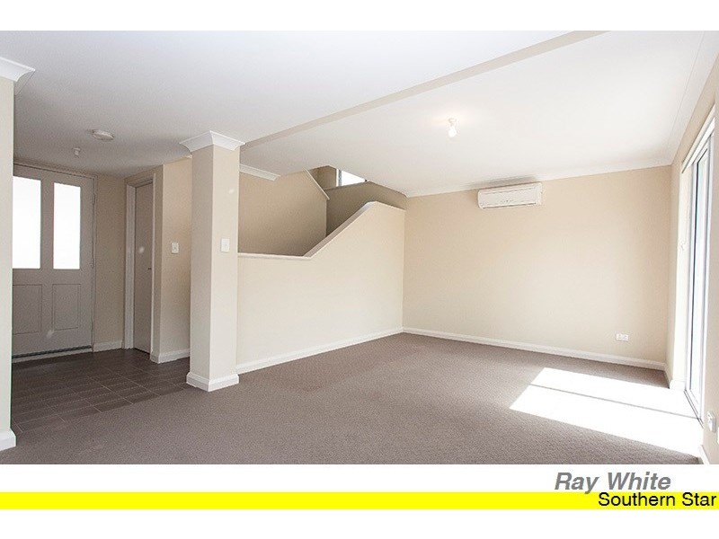 29/12 Davis Road, Kelmscott WA 6111